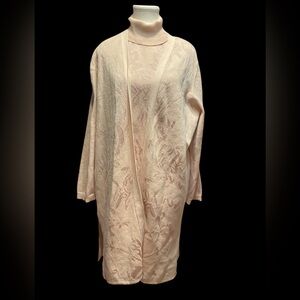 CHICOS 2 piece sweater set size 3 light peach color
M/05